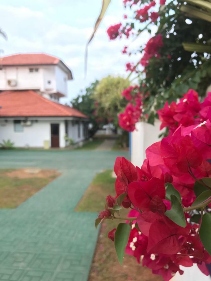 White Rose Beach Resort Маравила Екстериор снимка